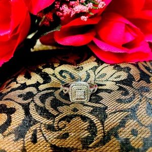Cushion size 7 Diamond ring
